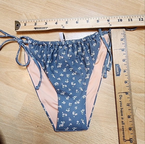 NWT Madewell String Bikini Bottom in Bitsy Bouquet. Size small - Picture 5 of 12